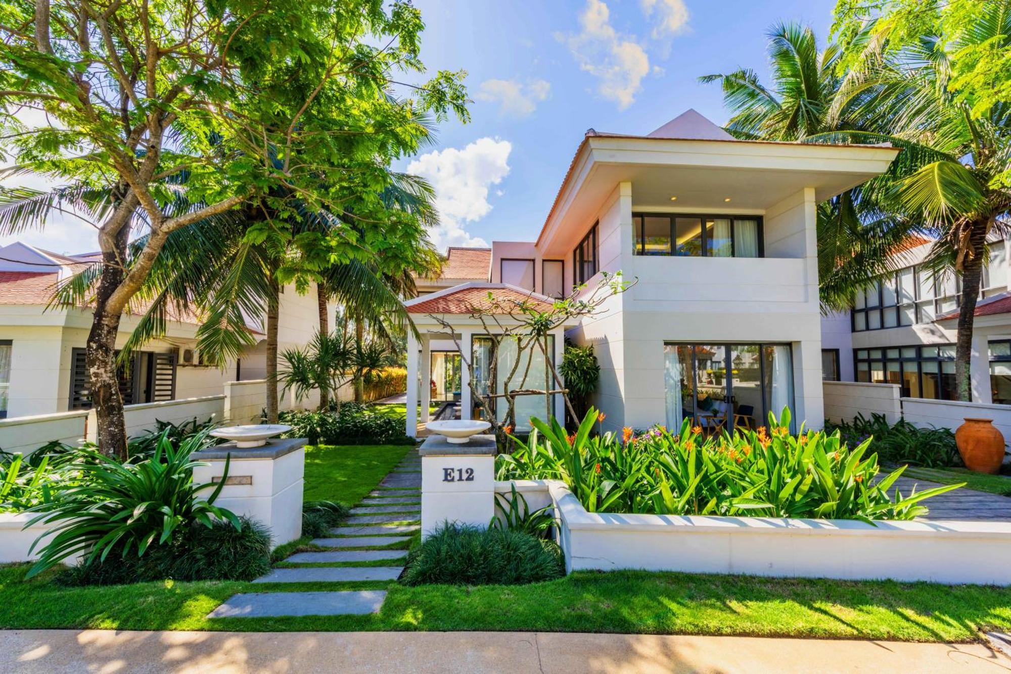 The Ocean Pool View Beachfront Biệt thự *