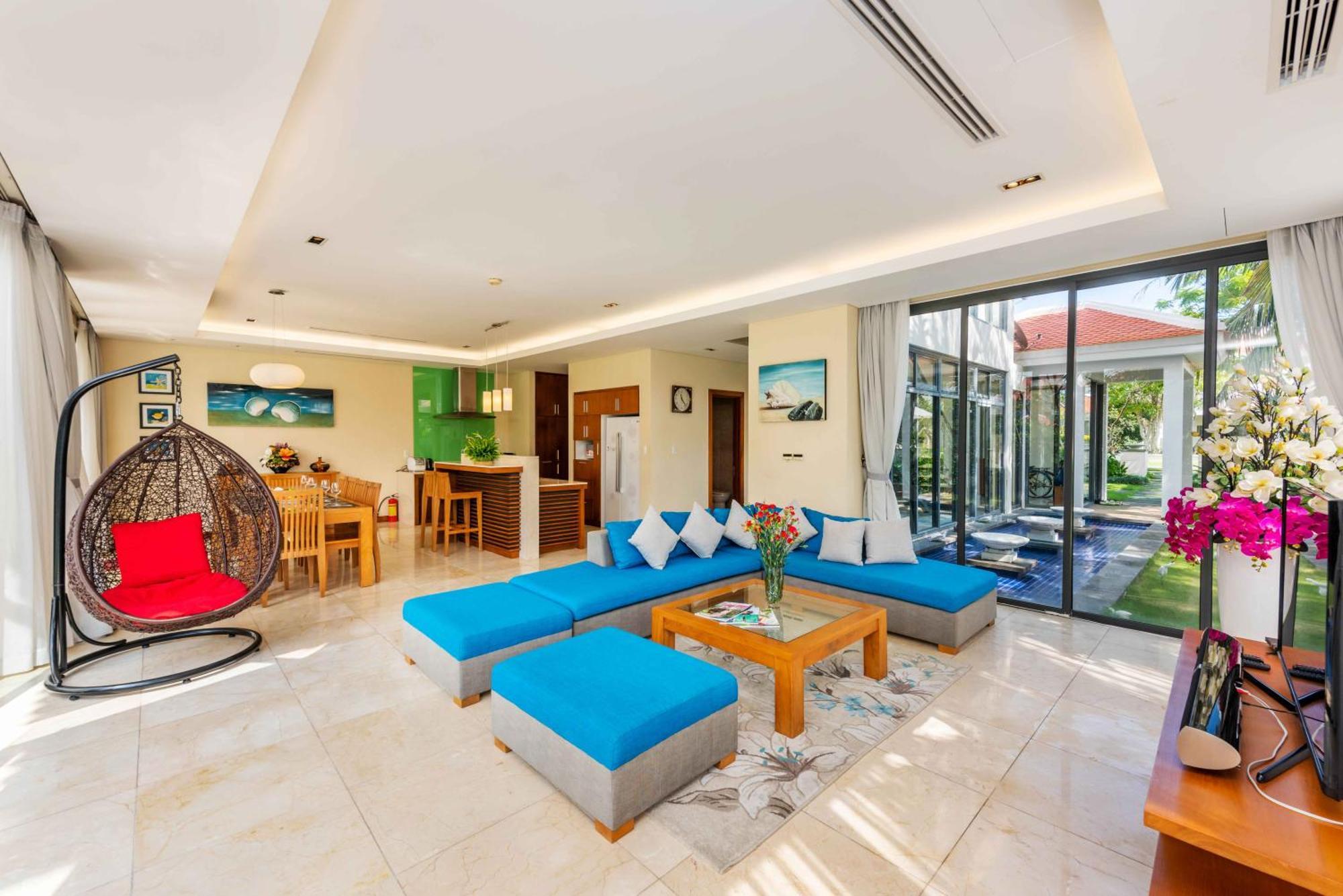 The Ocean Pool View Beachfront Biệt thự
