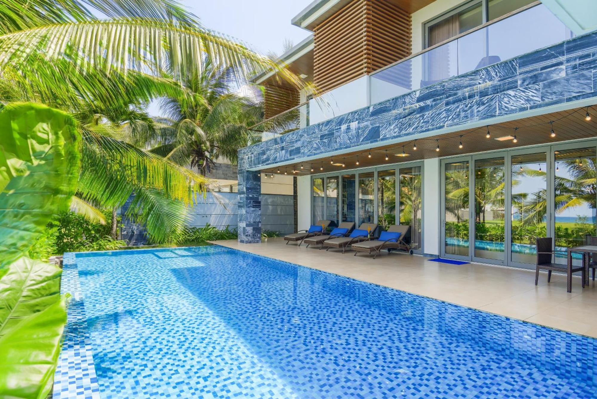 The Ocean Pool View Beachfront Biệt thự *